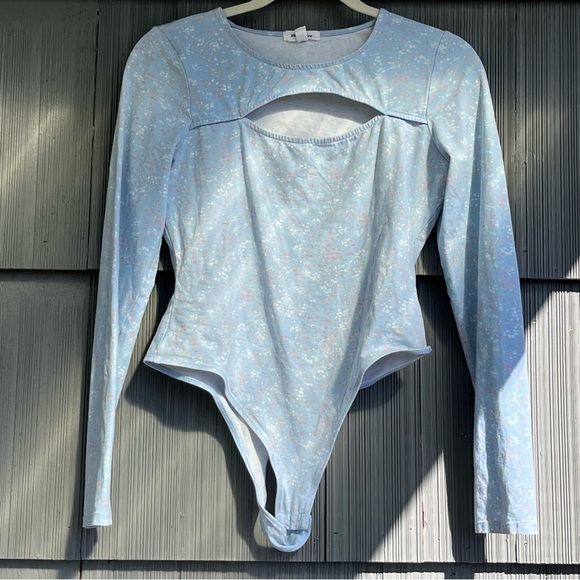 Stitch & Pine Blue Floral Cut Out Long Sleeve Bodysuit Large - Picture 1 of 10